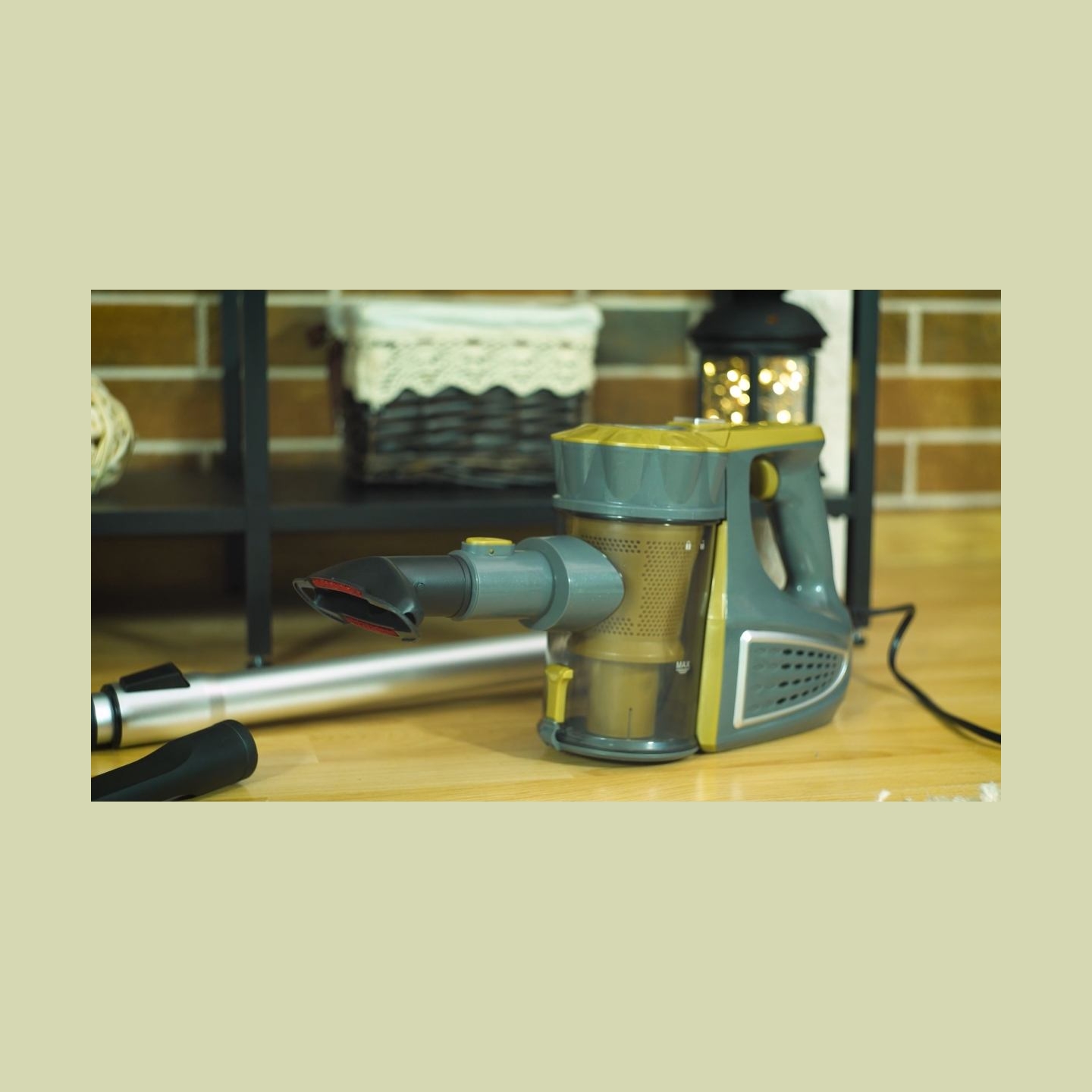 Adler Vacuum Cleaner | AD 7036 | Corded operating | Handheld | 800 W | 220-240 V | Operating radius 6 m | White | Warranty 24 mo