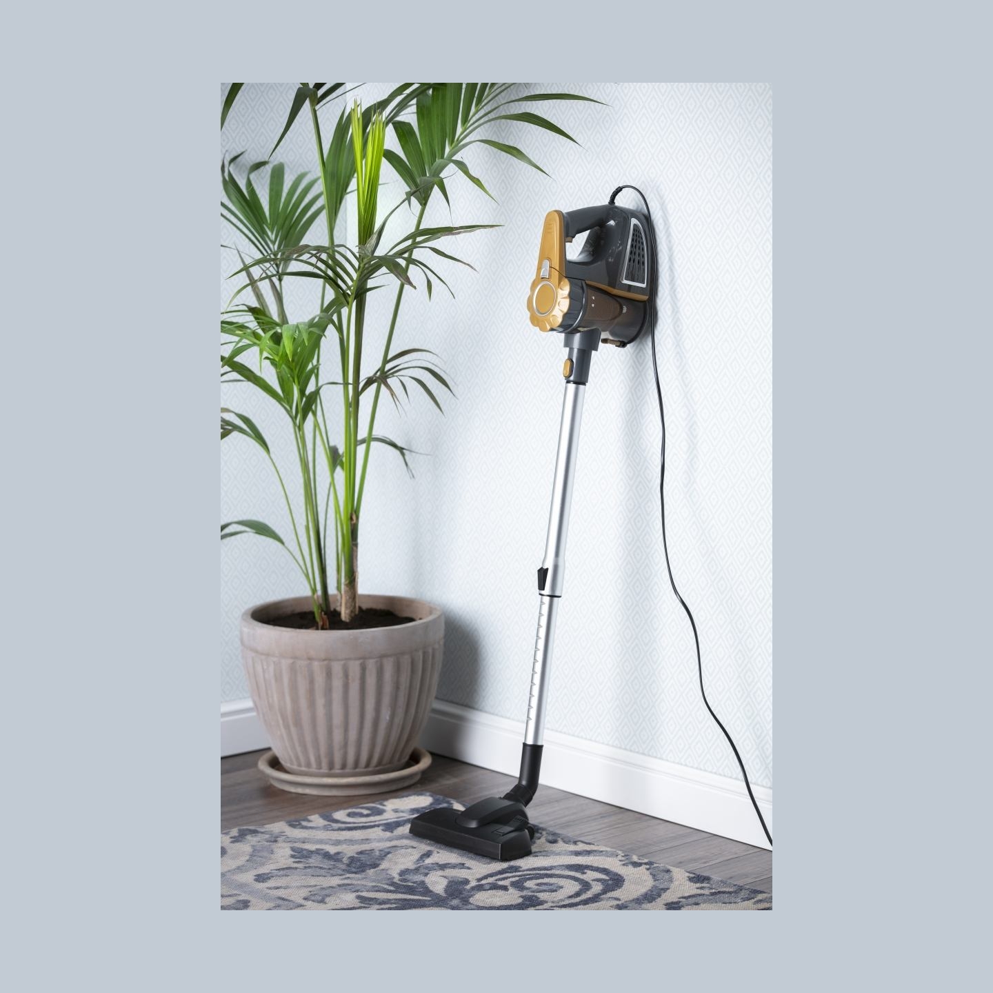 Adler Vacuum Cleaner | AD 7036 | Corded operating | Handheld | 800 W | 220-240 V | Operating radius 6 m | White | Warranty 24 mo