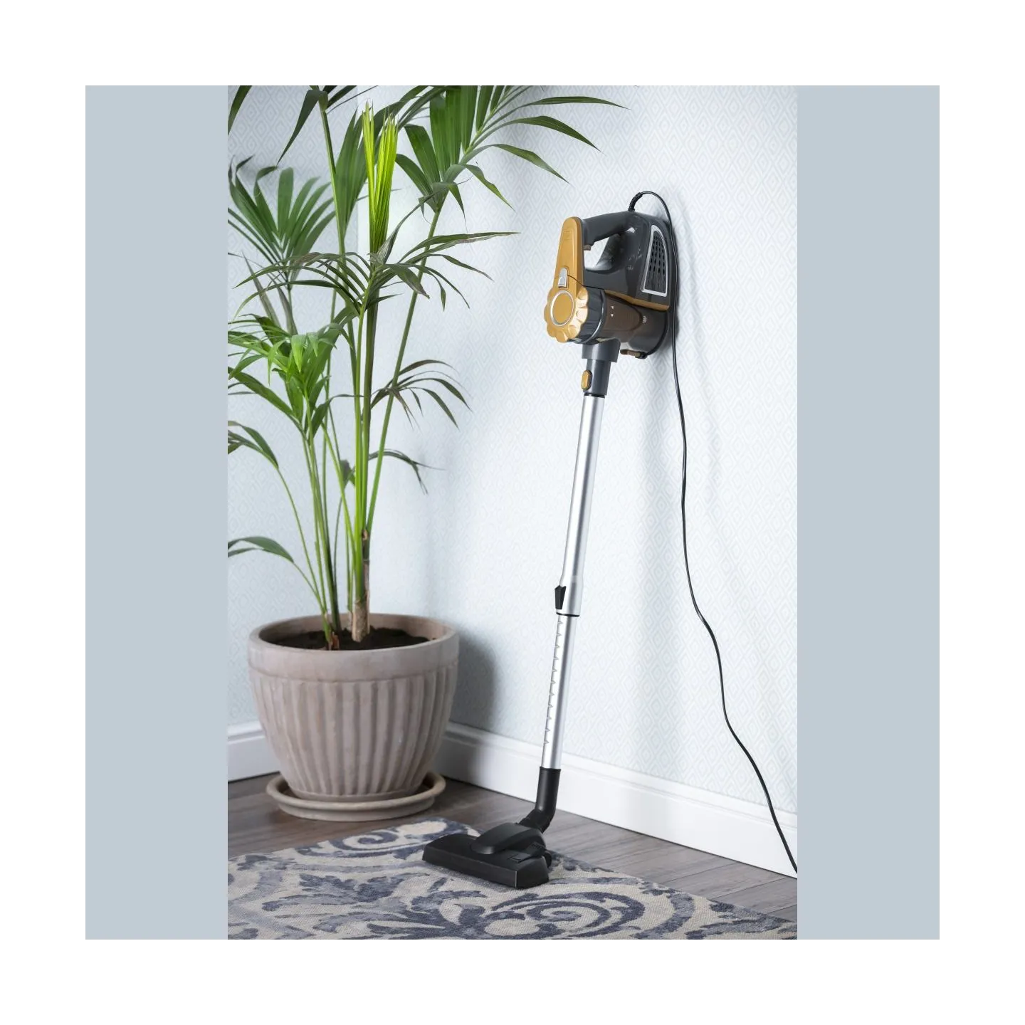 Adler Vacuum Cleaner | AD 7036 | Corded operating | Handheld | 800 W | 220-240 V | Operating radius 6 m | White | Warranty 24 mo