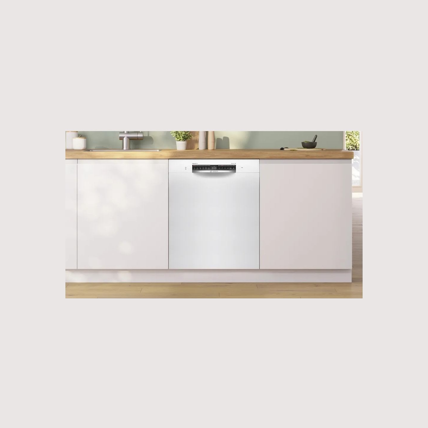 Bosch Dishwasher | SMU4HMW02S | Built-in | Width 60 cm | Number of place settings 14 | Number of programs 6 | Energy efficiency 